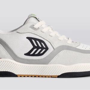 Cariuma White and Gray Unisex Sneakers UBA PRO White Suede Off-White Mesh